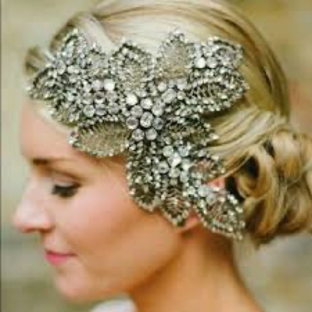 ISO any of the Acacia headpieces! Would love the headband or Acacia II or III!